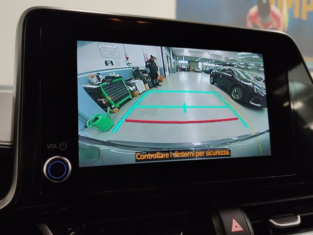 TOYOTA C-hr 1.8h trend e-cvt