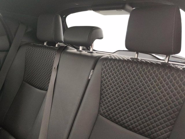 TOYOTA Yaris 1.5h lounge