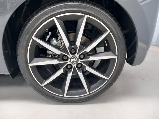 TOYOTA Yaris 1.5h 130 gr sport
