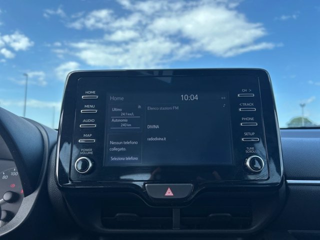 TOYOTA Yaris 1.5h active