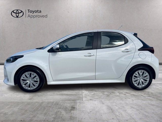 TOYOTA Yaris 1.5h active