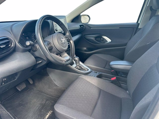 TOYOTA Yaris 1.5h active