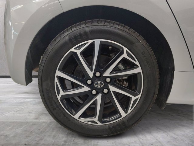 TOYOTA Yaris 1.5h trend