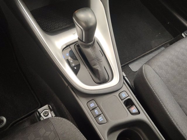 TOYOTA Yaris 1.5h trend