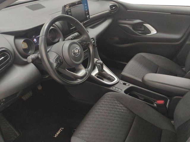 TOYOTA Yaris 1.5h trend