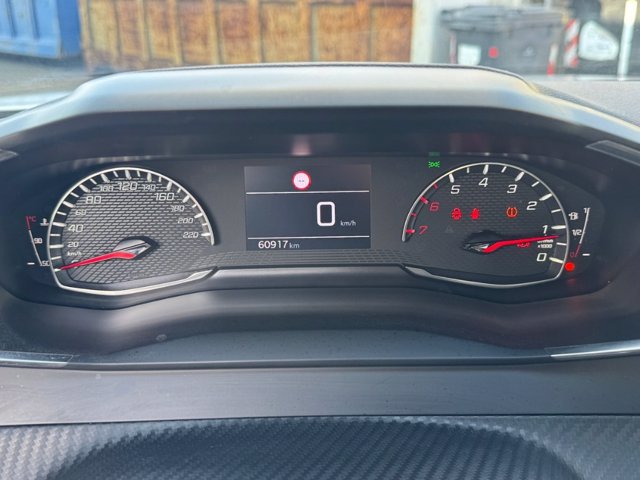 PEUGEOT 2008 BlueHDi 110 S&S Active Pack