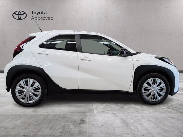 TOYOTA Aygo x 1.0 active 72cv