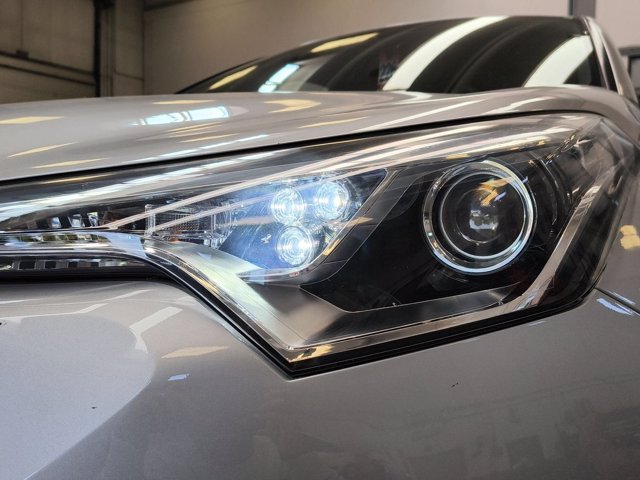 TOYOTA C-HR 1.8 Hybrid E-CVT Active