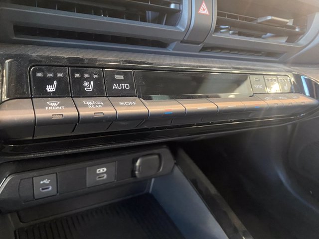 TOYOTA Prius 2.0 phev lounge