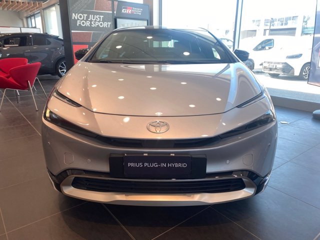 TOYOTA Prius 2.0 phev lounge