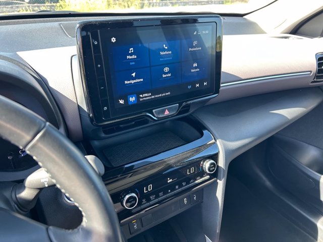 TOYOTA Yaris cross 1.5h lounge fwd 116cv e-cvt