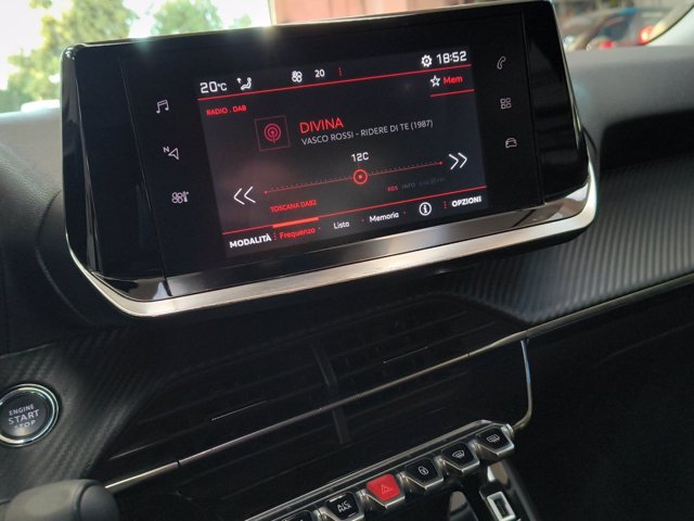 PEUGEOT 2008 PureTech 100 S&S Allure Pack