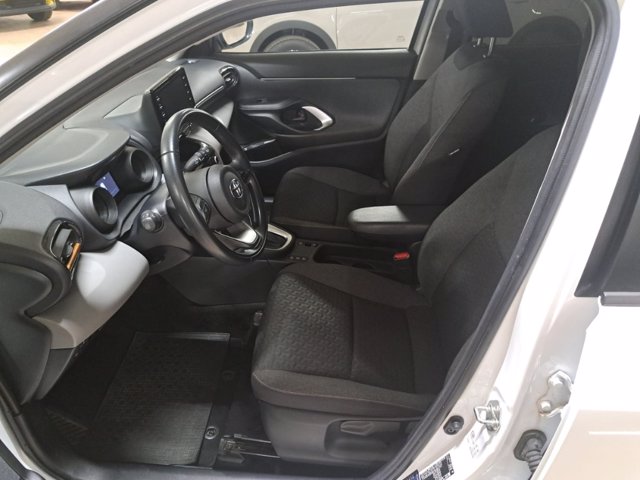 TOYOTA Yaris cross 1.5h active fwd 116cv e-cvt