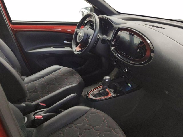 TOYOTA Aygo x 1.0 lounge 72cv s-cvt
