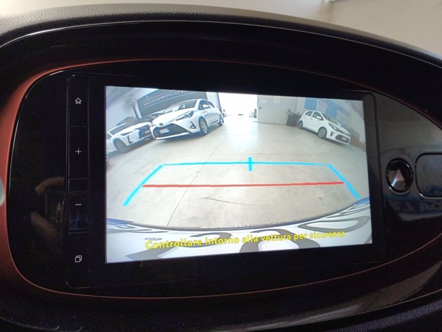 TOYOTA Aygo x 1.0 lounge 72cv s-cvt