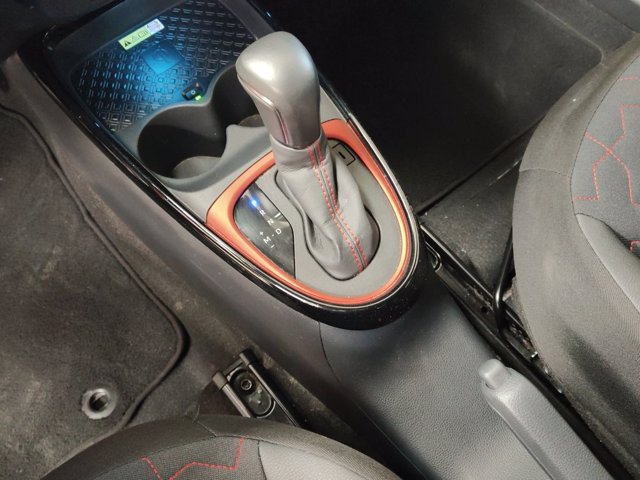 TOYOTA Aygo x 1.0 lounge 72cv s-cvt