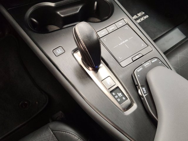 LEXUS Ux 300e luxury