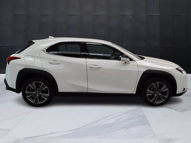LEXUS Ux 300e luxury