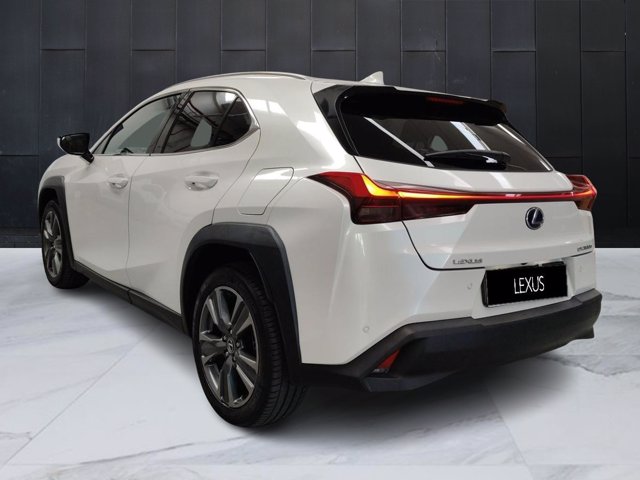 LEXUS Ux 300e luxury