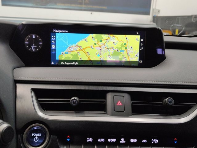 LEXUS Ux 300e luxury