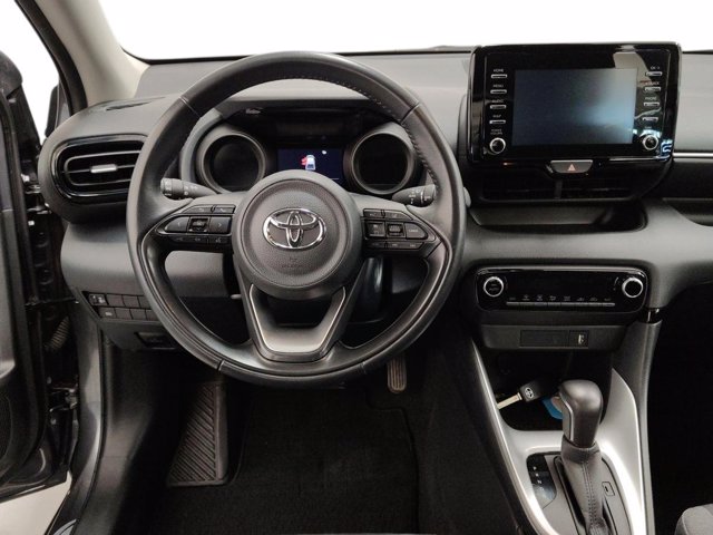 TOYOTA Yaris 1.5h trend
