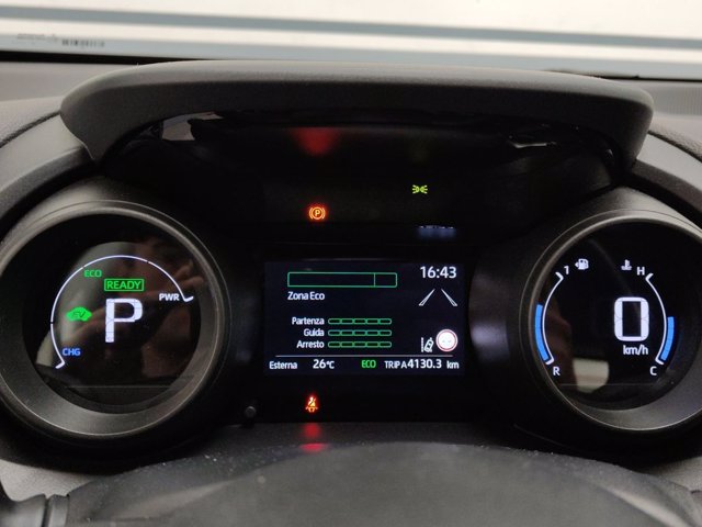 TOYOTA Yaris 1.5h trend