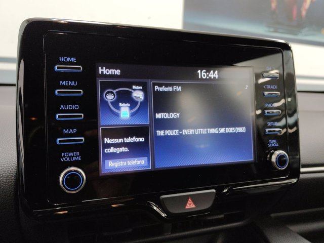 TOYOTA Yaris 1.5h trend