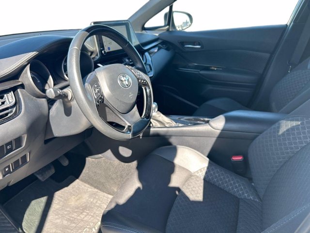 TOYOTA C-hr 2.0h trend e-cvt