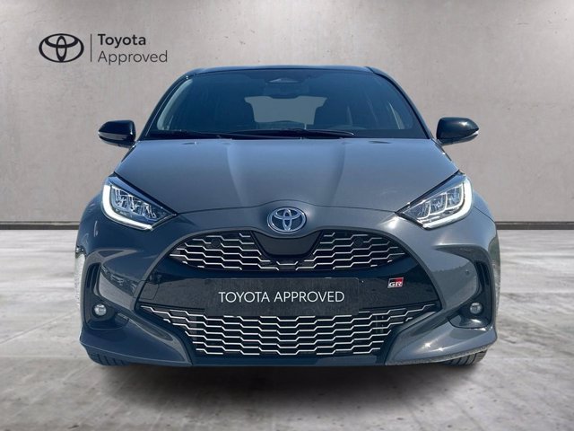TOYOTA Yaris 1.5h 130 gr sport