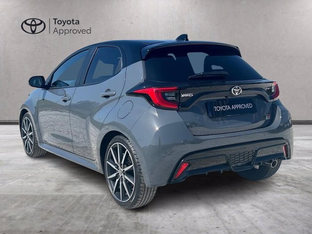 TOYOTA Yaris 1.5h 130 gr sport