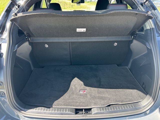 TOYOTA Yaris 1.5h 130 gr sport