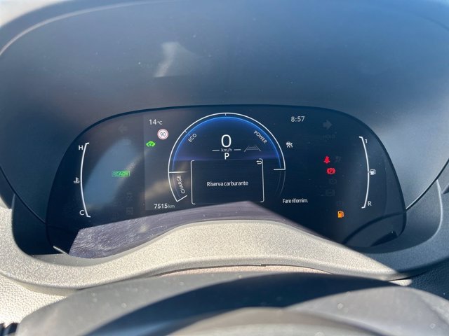 TOYOTA Yaris 1.5h trend