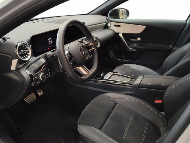 MERCEDES A 180 d amg line advanced plus auto