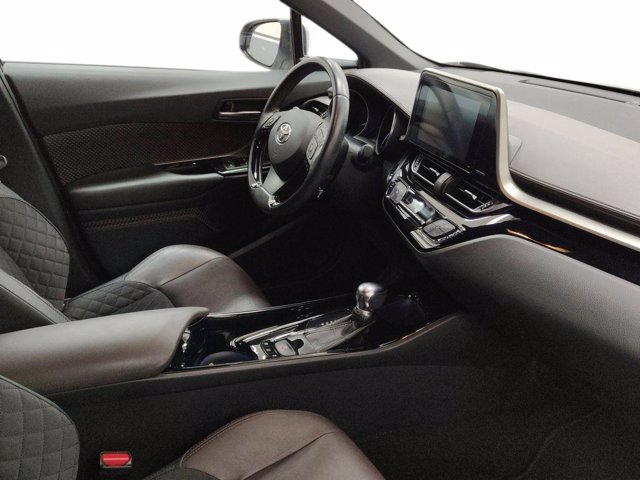 TOYOTA C-hr 1.8h trend 2wd e-cvt