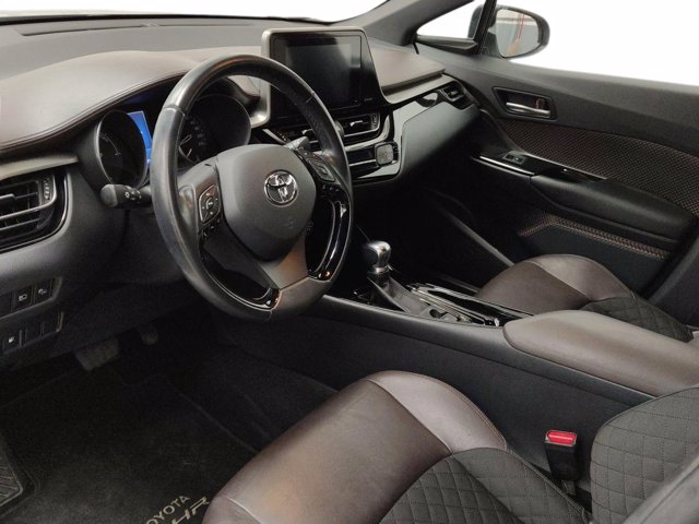 TOYOTA C-hr 1.8h trend 2wd e-cvt