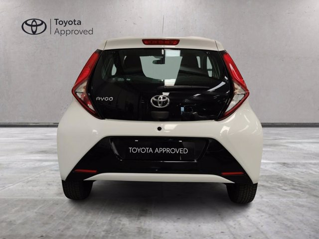 TOYOTA Aygo 5p 1.0 x-play m-mt 72cv