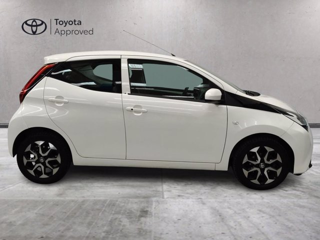 TOYOTA Aygo 5p 1.0 x-play m-mt 72cv