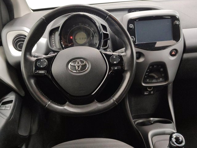 TOYOTA Aygo 5p 1.0 x-play m-mt 72cv