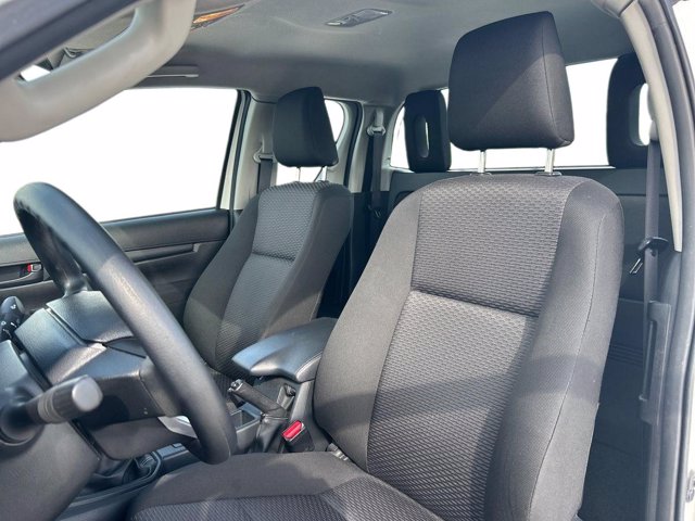 TOYOTA Hilux 2.4 d-4d c&c 4x2 active