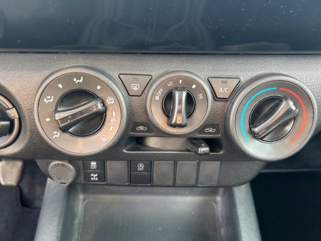 TOYOTA Hilux 2.4 d-4d c&c 4x2 active