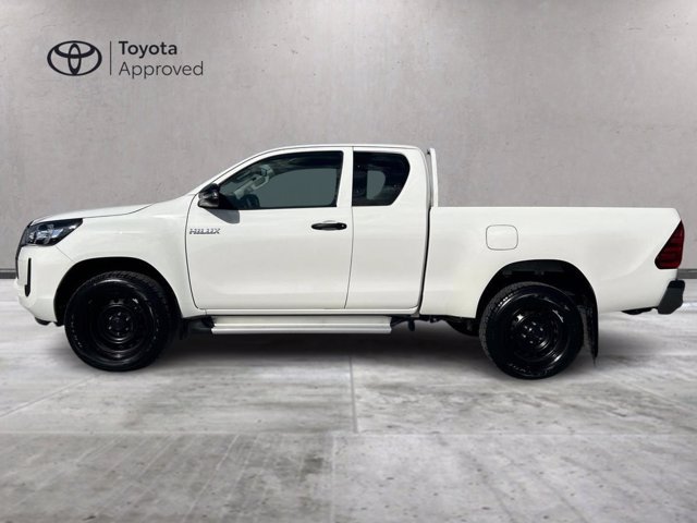 TOYOTA Hilux 2.4 d-4d c&c 4x2 active