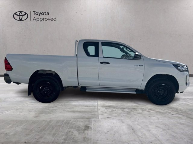 TOYOTA Hilux 2.4 d-4d c&c 4x2 active
