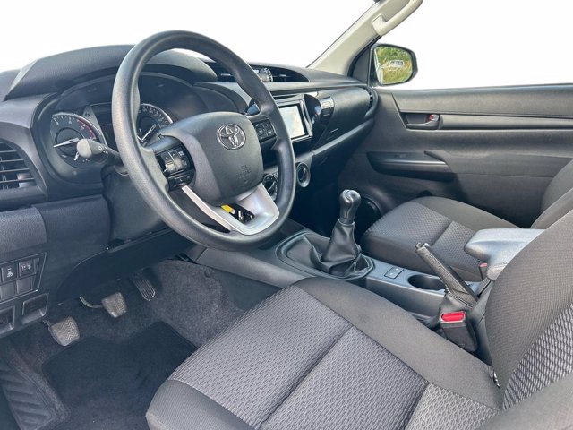 TOYOTA Hilux 2.4 d-4d c&c 4x2 active