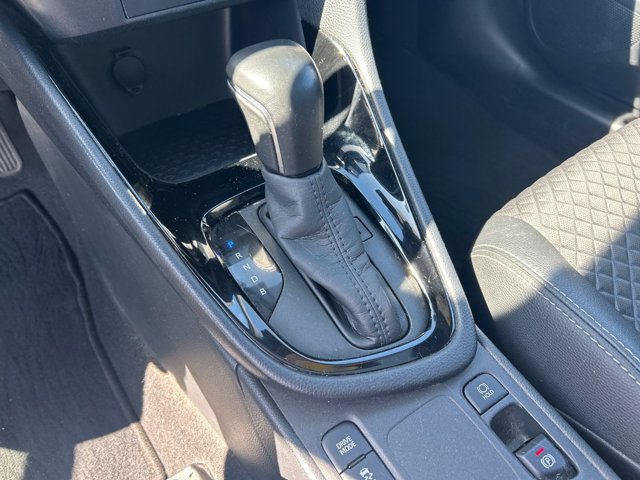 TOYOTA Yaris 1.5h lounge