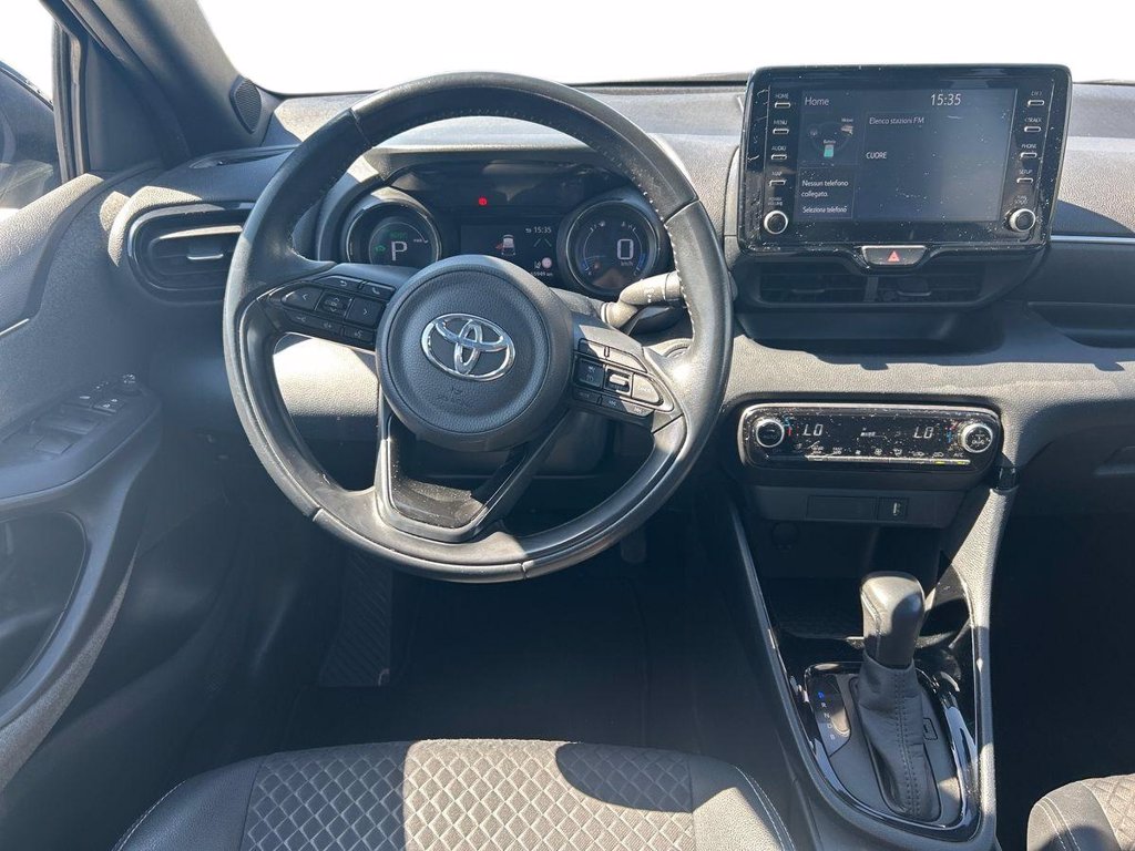 TOYOTA Yaris 1.5h lounge
