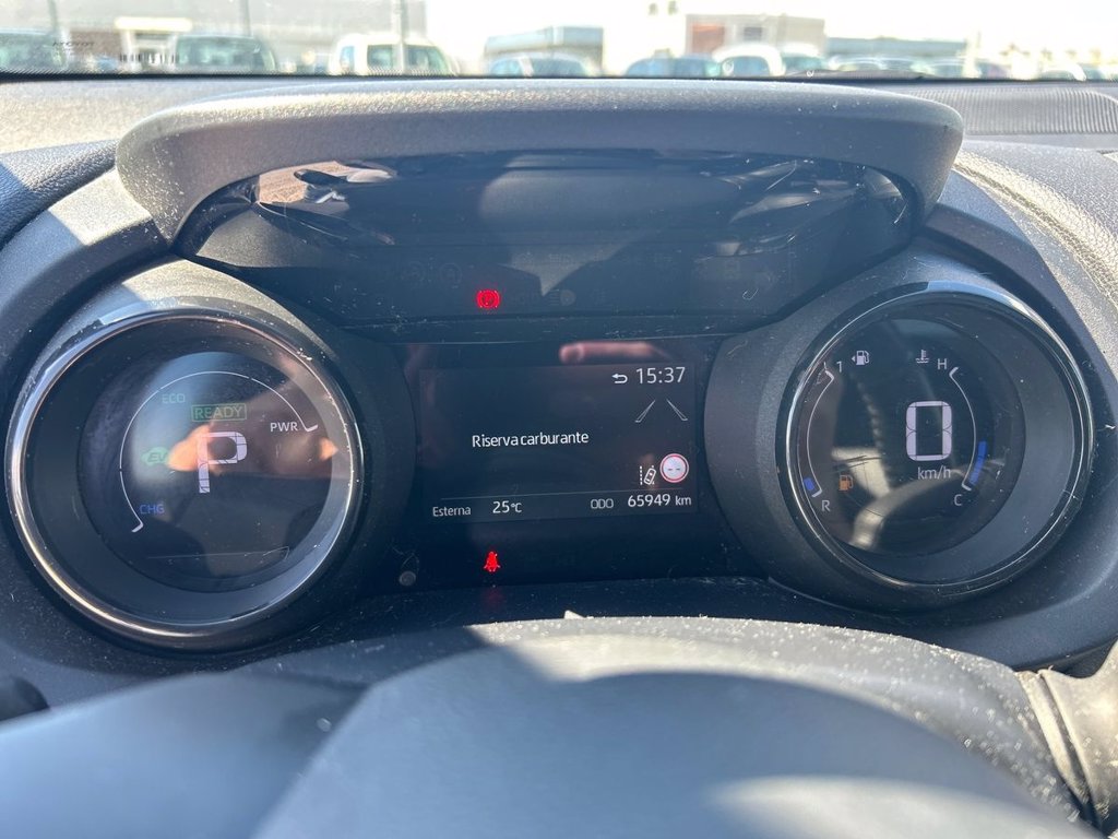 TOYOTA Yaris 1.5h lounge