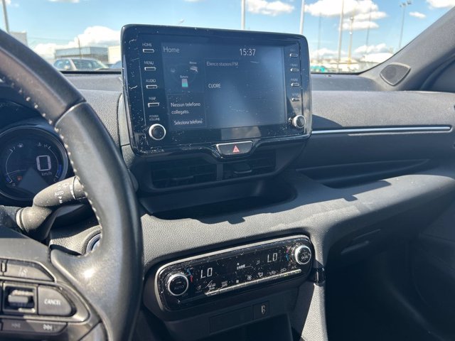 TOYOTA Yaris 1.5h lounge