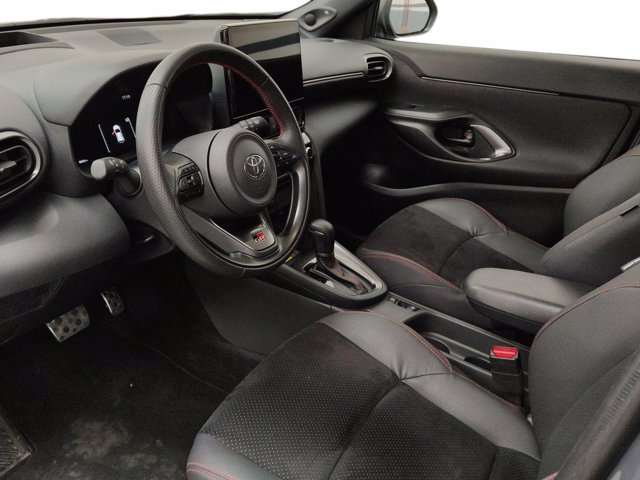 TOYOTA Yaris cross 1.5h gr sport fwd 130cv e-cvt