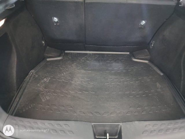 TOYOTA C-hr 1.8h trend e-cvt