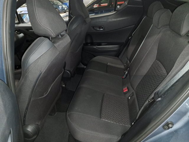 TOYOTA C-hr 1.8h trend e-cvt